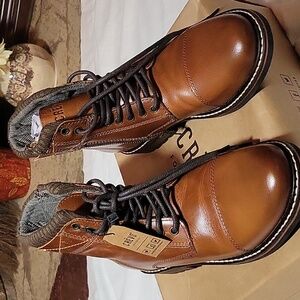 Crevo Men's Size 10.5 Med Chestnut Color Leather Lace-Up Boots NWT